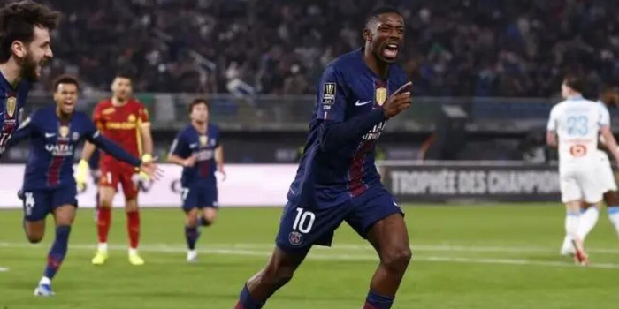 开云体育网页版-巴黎球星登贝莱现身慈善音乐会献唱，观众高呼金球奖致敬|乌斯曼·登贝莱|法国|巴黎圣日耳曼|里尔|流行乐_新浪体育_新浪新闻